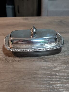 Vintage Oneida Silver Plated Butter Dish